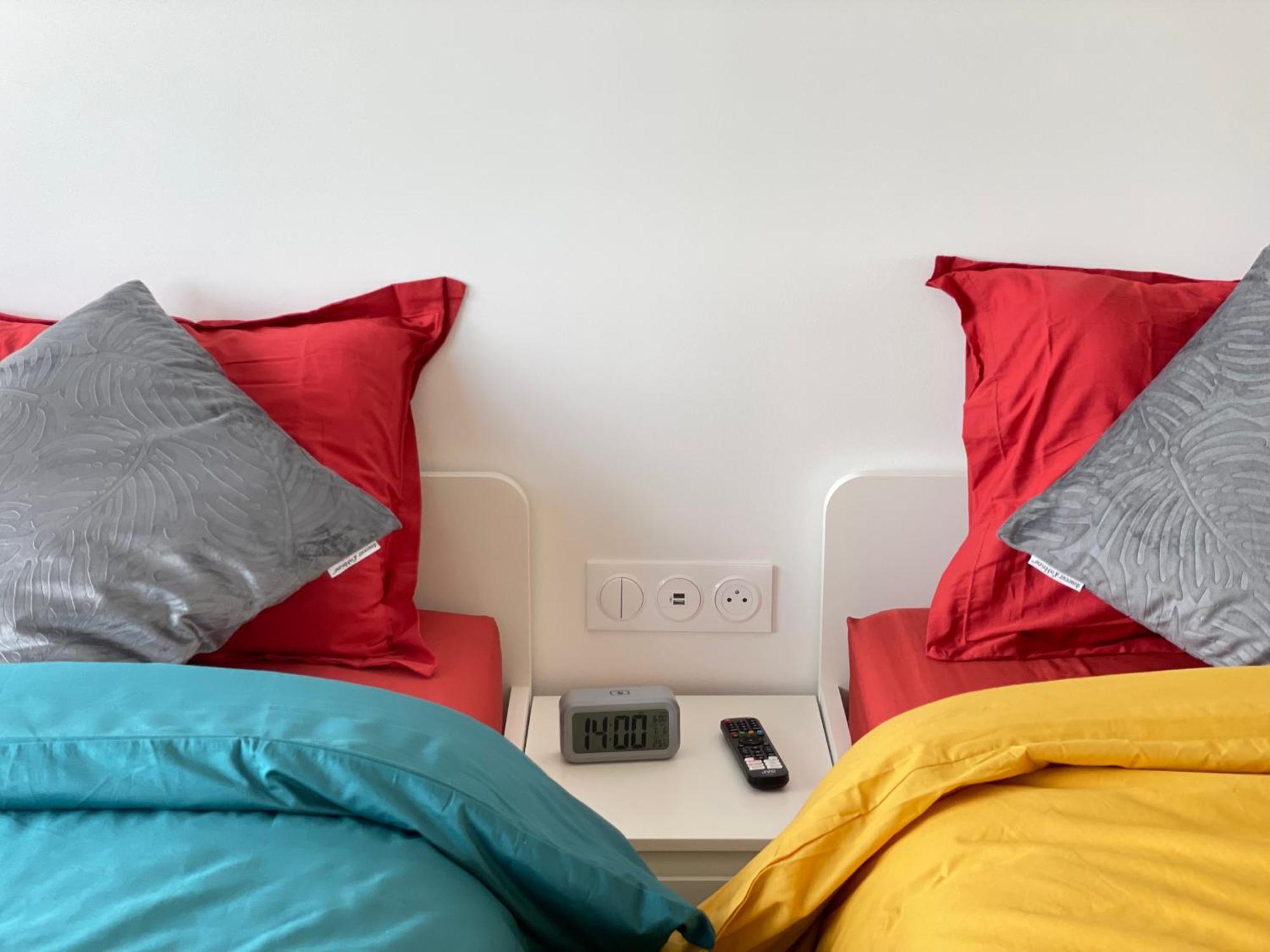 Paris Pantin Magnifique Appartement 4 Pieces De 108M2 Avec 2 Parking Interieur - Tres Cosy Pour 1 A 12 Personnes - Entierement Refait A Neuf Entire Apartment Luxurious And Warm - Pantin Paris 19 Eme Free Wifi Gratuit Luaran gambar