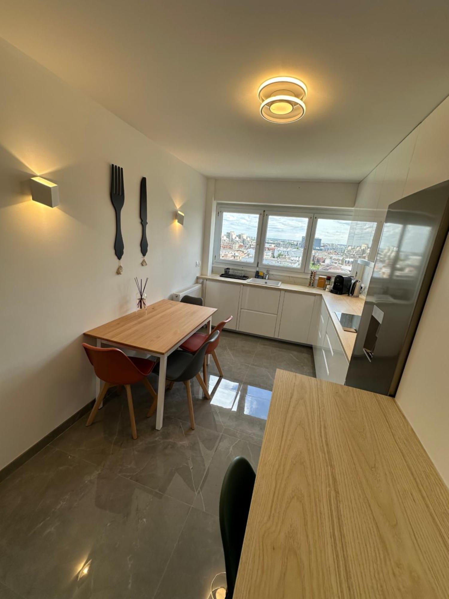 Paris Pantin Magnifique Appartement 4 Pieces De 108M2 Avec 2 Parking Interieur - Tres Cosy Pour 1 A 12 Personnes - Entierement Refait A Neuf Entire Apartment Luxurious And Warm - Pantin Paris 19 Eme Free Wifi Gratuit Luaran gambar