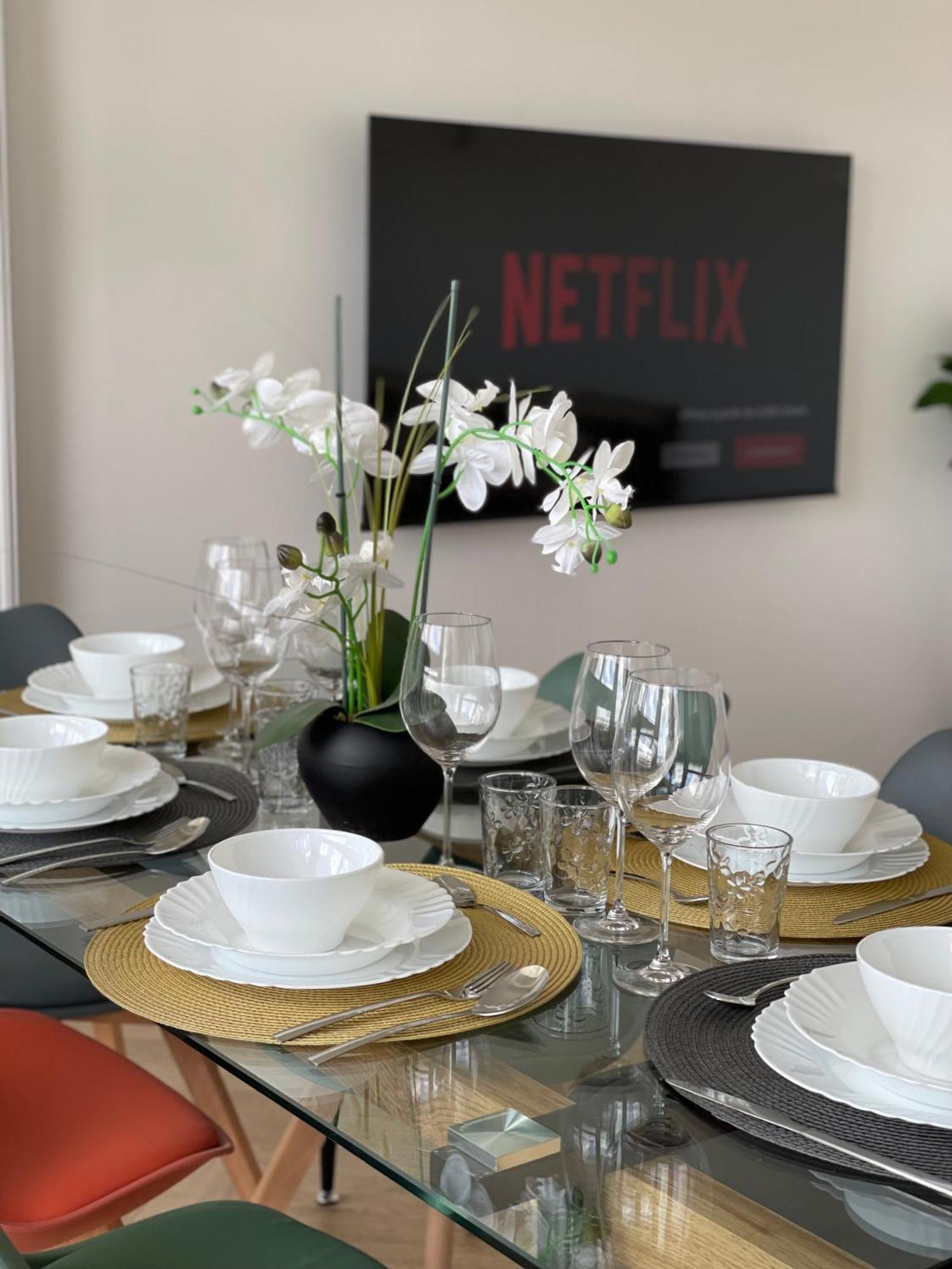 Paris Pantin Magnifique Appartement 4 Pieces De 108M2 Avec 2 Parking Interieur - Tres Cosy Pour 1 A 12 Personnes - Entierement Refait A Neuf Entire Apartment Luxurious And Warm - Pantin Paris 19 Eme Free Wifi Gratuit Luaran gambar