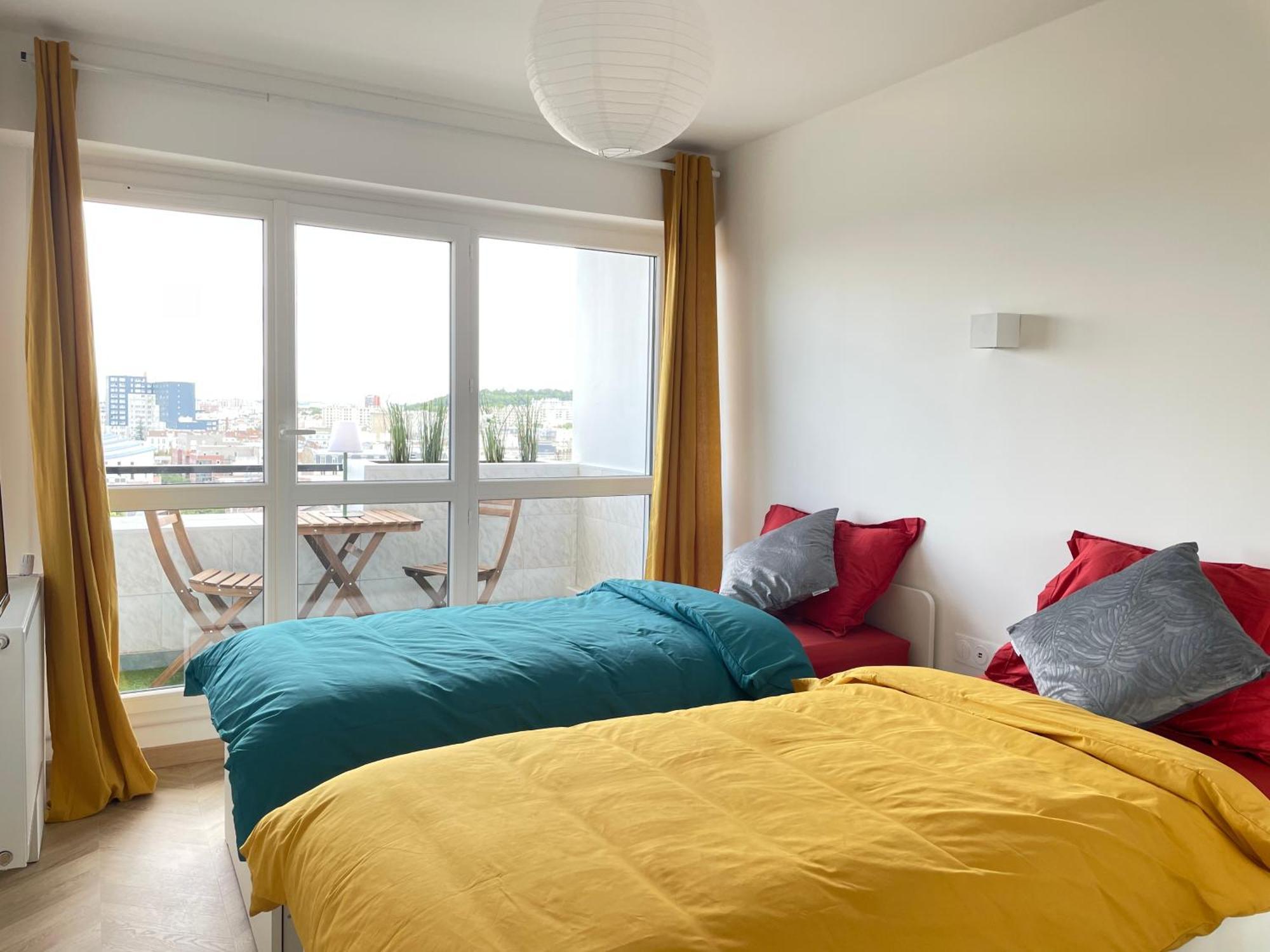 Paris Pantin Magnifique Appartement 4 Pieces De 108M2 Avec 2 Parking Interieur - Tres Cosy Pour 1 A 12 Personnes - Entierement Refait A Neuf Entire Apartment Luxurious And Warm - Pantin Paris 19 Eme Free Wifi Gratuit Luaran gambar