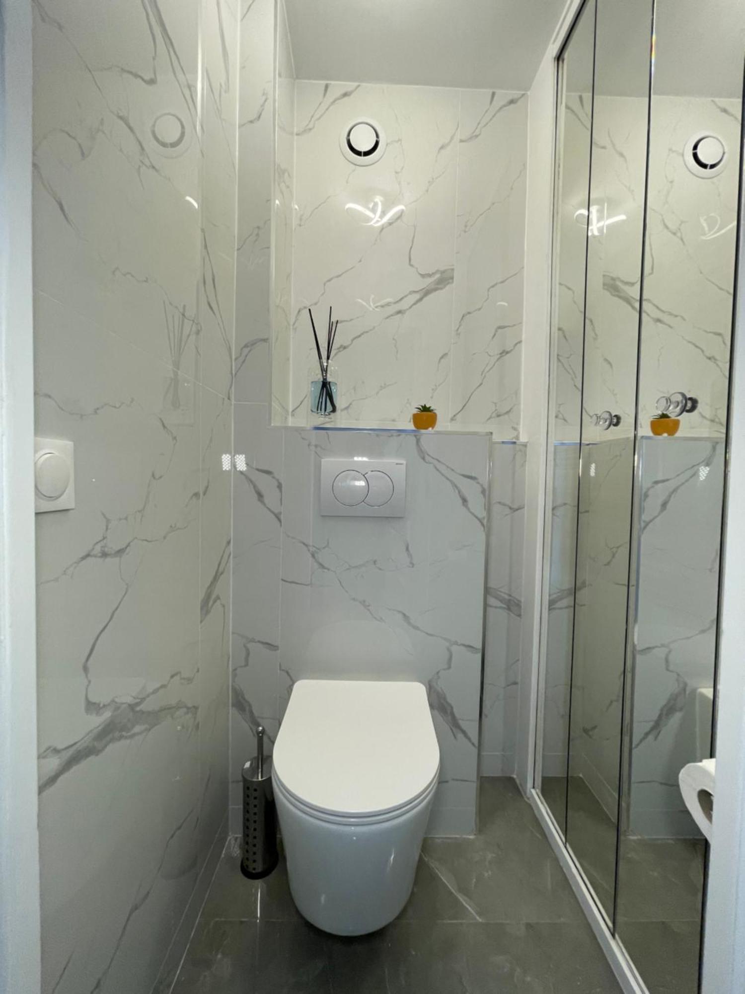 Paris Pantin Magnifique Appartement 4 Pieces De 108M2 Avec 2 Parking Interieur - Tres Cosy Pour 1 A 12 Personnes - Entierement Refait A Neuf Entire Apartment Luxurious And Warm - Pantin Paris 19 Eme Free Wifi Gratuit Luaran gambar