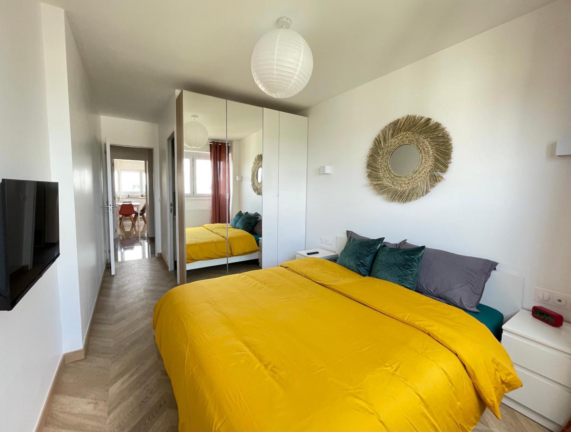 Paris Pantin Magnifique Appartement 4 Pieces De 108M2 Avec 2 Parking Interieur - Tres Cosy Pour 1 A 12 Personnes - Entierement Refait A Neuf Entire Apartment Luxurious And Warm - Pantin Paris 19 Eme Free Wifi Gratuit Luaran gambar