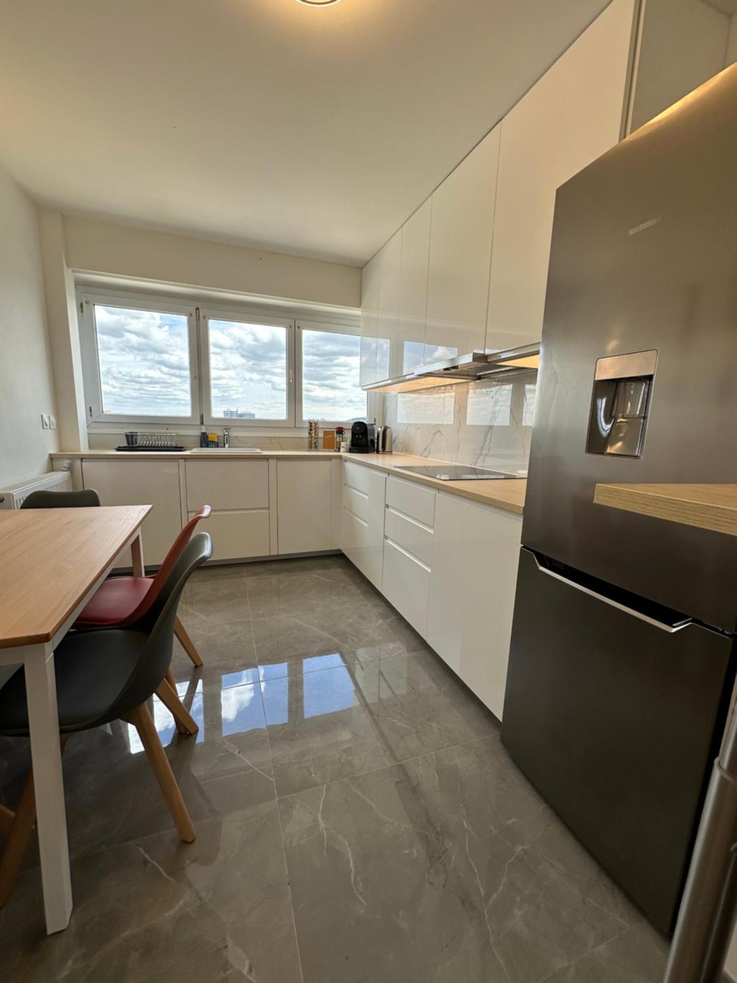 Paris Pantin Magnifique Appartement 4 Pieces De 108M2 Avec 2 Parking Interieur - Tres Cosy Pour 1 A 12 Personnes - Entierement Refait A Neuf Entire Apartment Luxurious And Warm - Pantin Paris 19 Eme Free Wifi Gratuit Luaran gambar