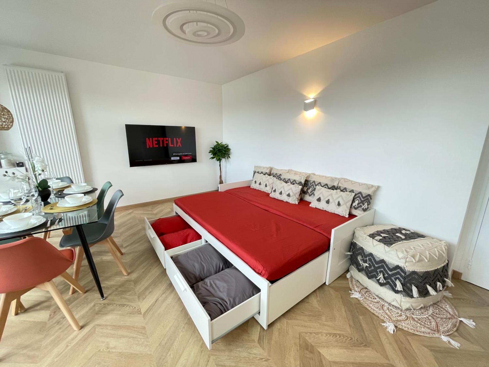 Paris Pantin Magnifique Appartement 4 Pieces De 108M2 Avec 2 Parking Interieur - Tres Cosy Pour 1 A 12 Personnes - Entierement Refait A Neuf Entire Apartment Luxurious And Warm - Pantin Paris 19 Eme Free Wifi Gratuit Luaran gambar
