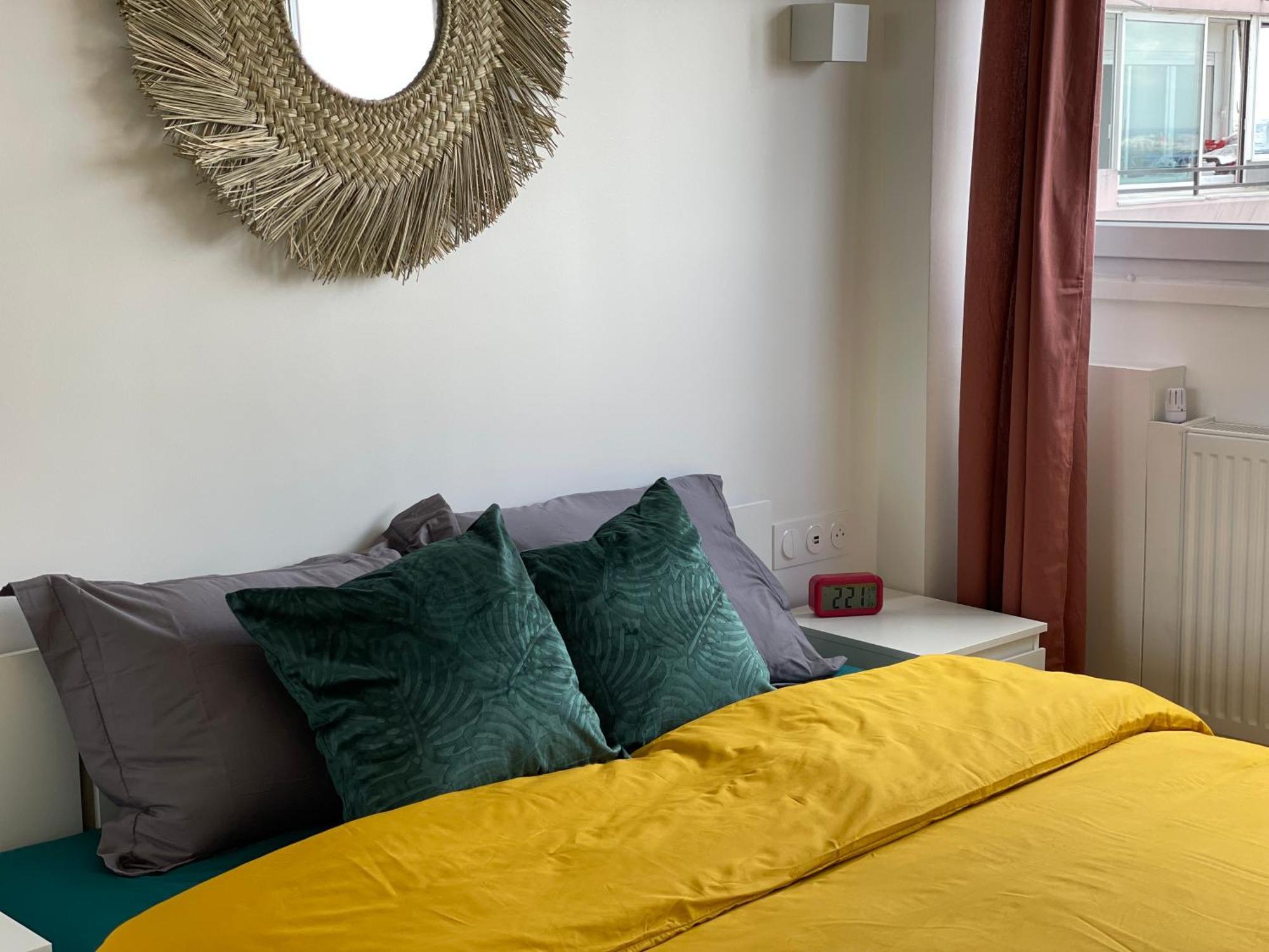 Paris Pantin Magnifique Appartement 4 Pieces De 108M2 Avec 2 Parking Interieur - Tres Cosy Pour 1 A 12 Personnes - Entierement Refait A Neuf Entire Apartment Luxurious And Warm - Pantin Paris 19 Eme Free Wifi Gratuit Luaran gambar