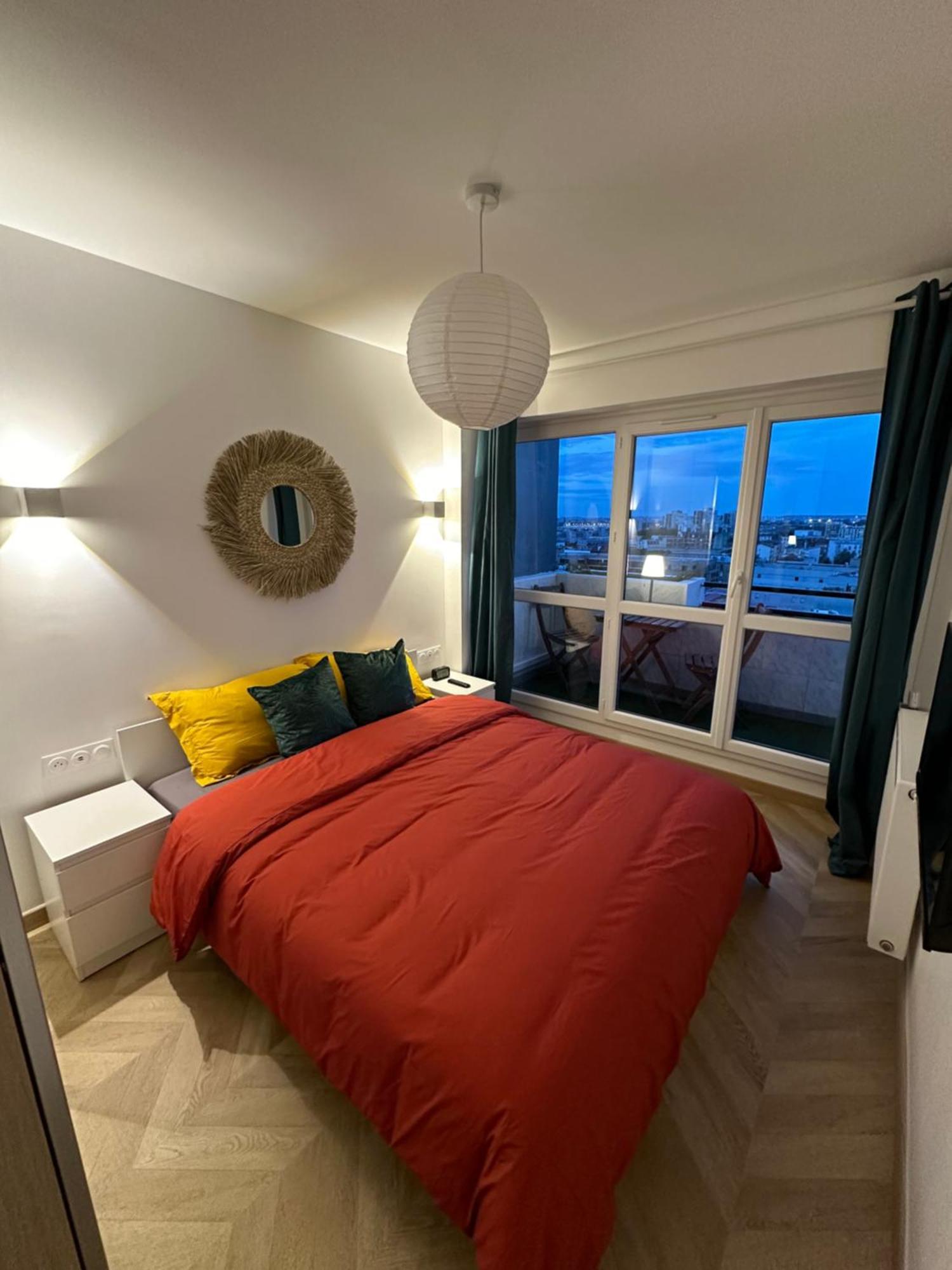 Paris Pantin Magnifique Appartement 4 Pieces De 108M2 Avec 2 Parking Interieur - Tres Cosy Pour 1 A 12 Personnes - Entierement Refait A Neuf Entire Apartment Luxurious And Warm - Pantin Paris 19 Eme Free Wifi Gratuit Luaran gambar
