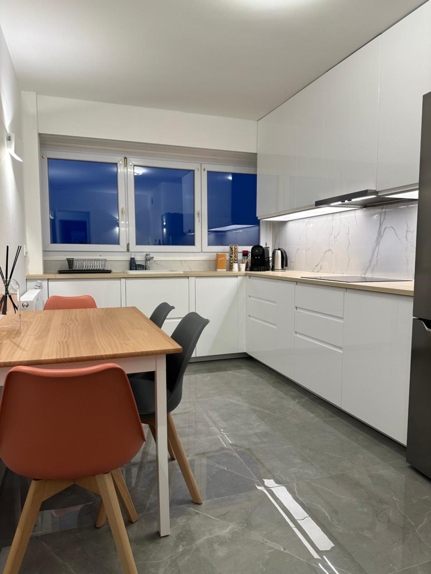 Paris Pantin Magnifique Appartement 4 Pieces De 108M2 Avec 2 Parking Interieur - Tres Cosy Pour 1 A 12 Personnes - Entierement Refait A Neuf Entire Apartment Luxurious And Warm - Pantin Paris 19 Eme Free Wifi Gratuit Luaran gambar