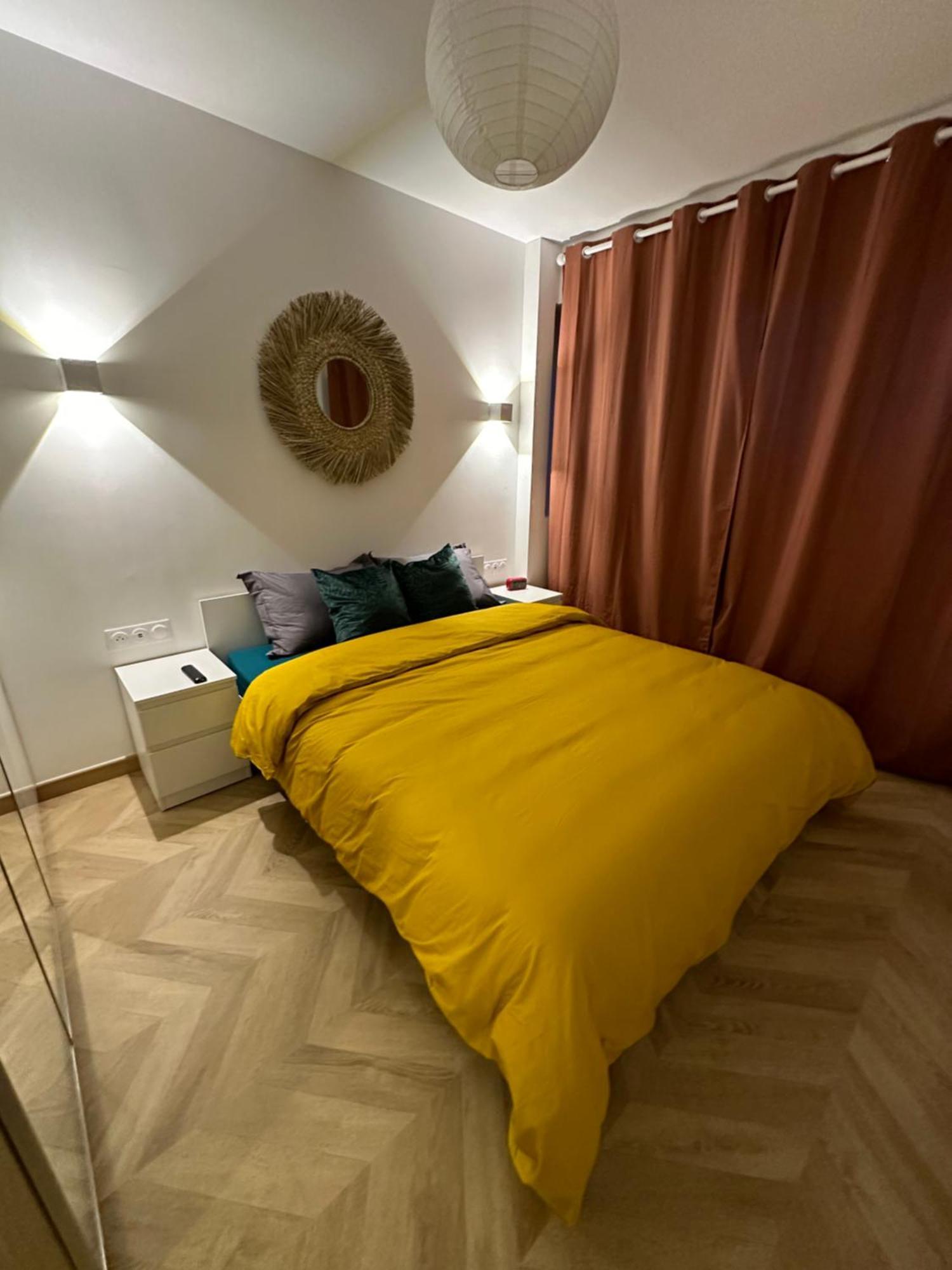 Paris Pantin Magnifique Appartement 4 Pieces De 108M2 Avec 2 Parking Interieur - Tres Cosy Pour 1 A 12 Personnes - Entierement Refait A Neuf Entire Apartment Luxurious And Warm - Pantin Paris 19 Eme Free Wifi Gratuit Luaran gambar